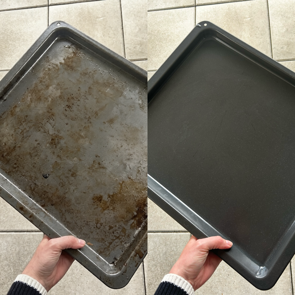 How to Clean Baking Trays with Burnt-On Grease - Without Scrubbing!
