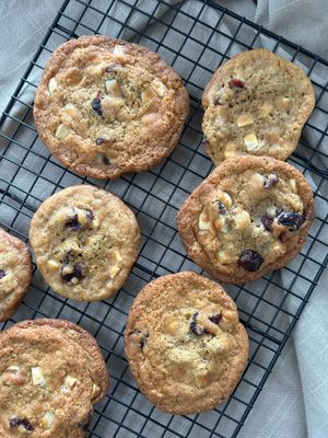 Cookies with White Chocolate & Cranberries